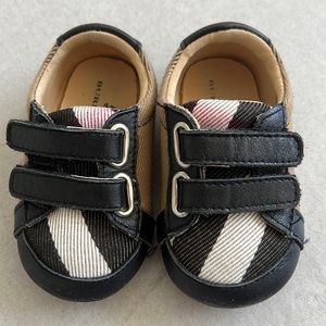 Burberry baby shoes size 4C